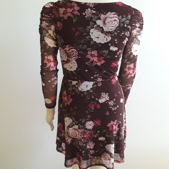 Derek Heart Dress - Picture 3 of 5